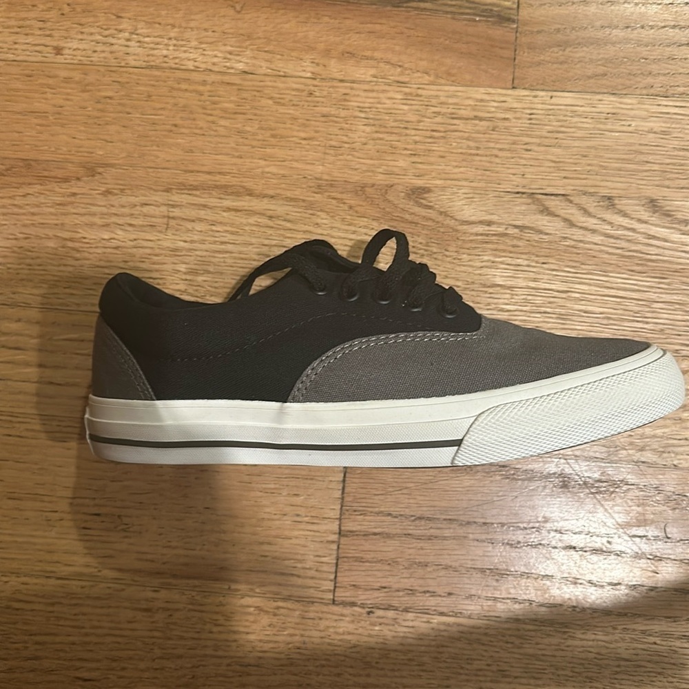 NWOT Converse Cons black and gray size 41 men’s 8 women’s 9.5
